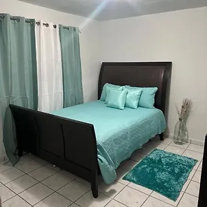 second-floor-2br-apt-in-the-center-of-santurce.comcaribbean.com/